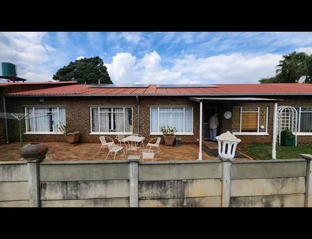 3 BEDROOM HOUSE FOR SALE IN HILLSIDE